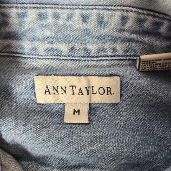 Vintage Ann Taylor Blue Denim Cotton Chambray Button 90s Blouse-Size Medium - Picture 4 of 6